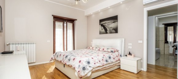 Квартира с 4 спальнями в Рим, Италия № 380344 16