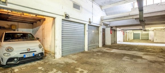 Квартира с 4 спальнями в Рим, Италия № 380344 26