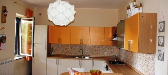 5 rooms Apartment in Allerona, Italy No. 127509 3