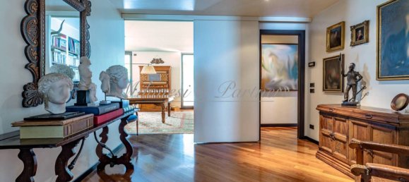 3 bedrooms Apartment in Bergamo, Italy No. 276335 9