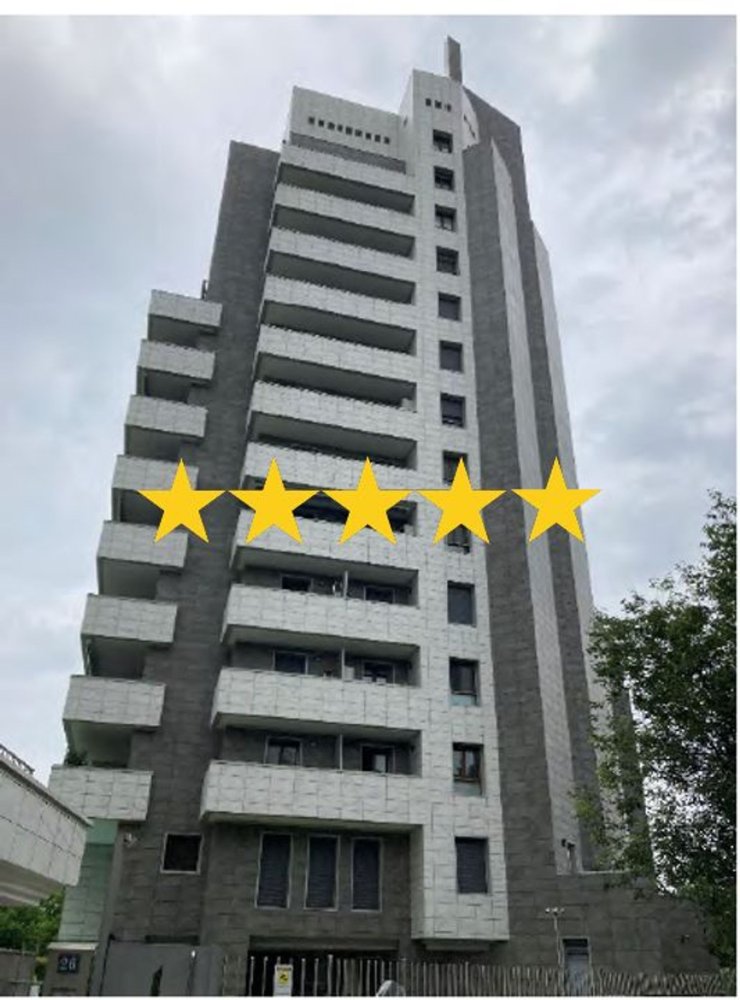 3 rooms Apartment in Milan, Italy No. 240538