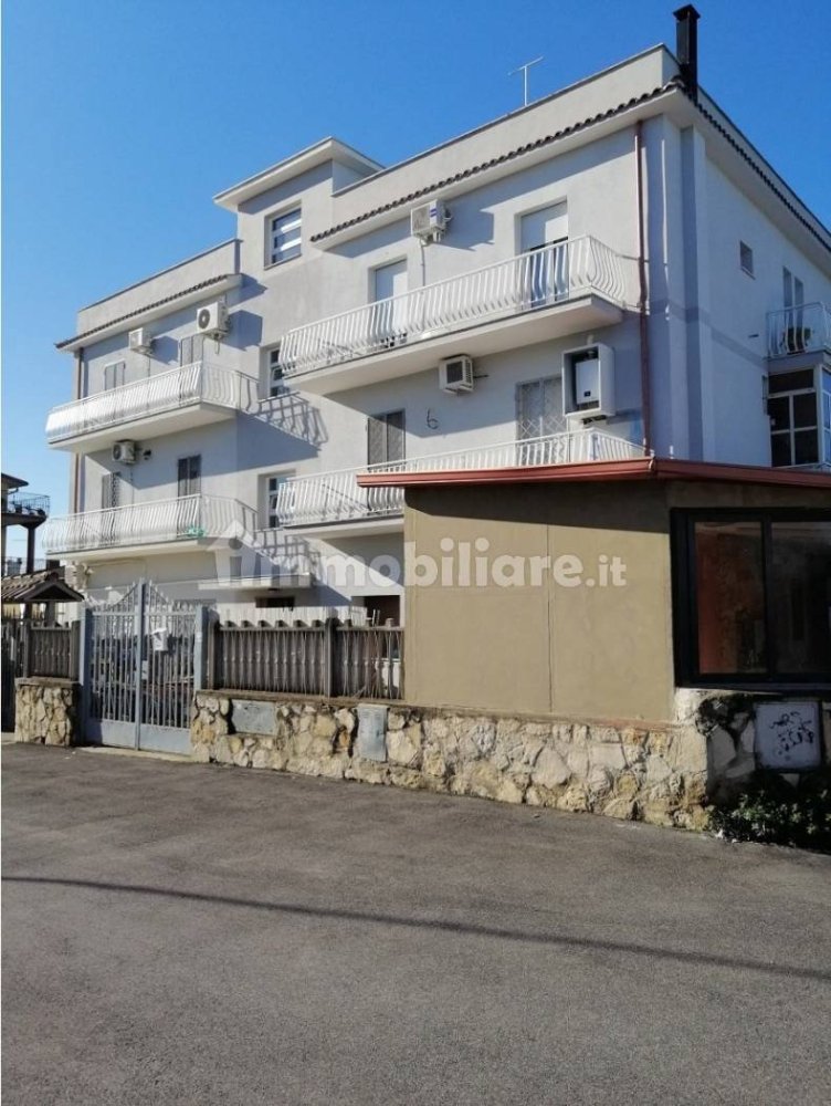 Квартира с 1 спальней в Рим, Италия № 259193