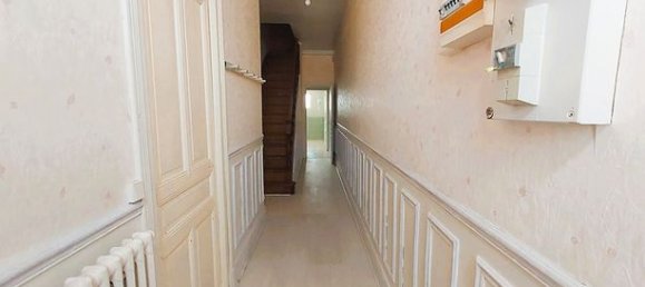 3 bedrooms House in Saint-Quentin, France No. 302258 4