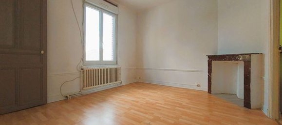 3 bedrooms House in Saint-Quentin, France No. 302258 7