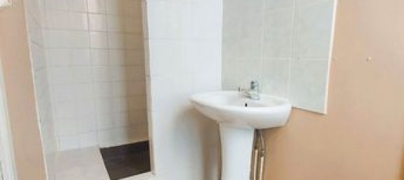 3 bedrooms House in Saint-Quentin, France No. 302258 8