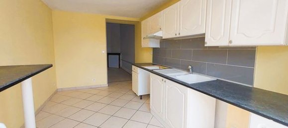 3 bedrooms House in Saint-Quentin, France No. 302258 2