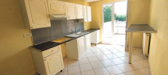 3 bedrooms House in Saint-Quentin, France No. 302258 3