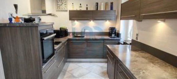 3 bedrooms House in Sens, France No. 359713 6