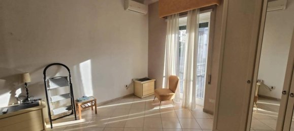 4-salle Appartement à Rome, Italy No. 27077 88
