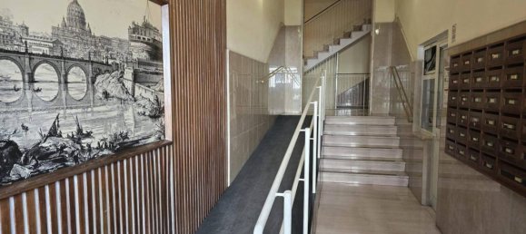 4-salle Appartement à Rome, Italy No. 27077 67