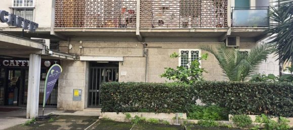 4-salle Appartement à Rome, Italy No. 27077 111