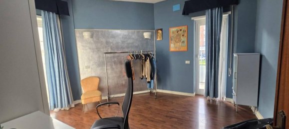 4-salle Appartement à Rome, Italy No. 27077 30