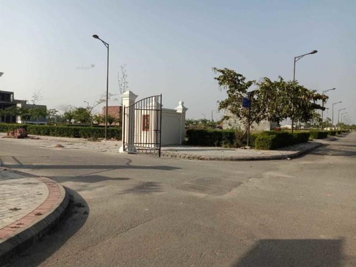  Land in Lucknow, India No. 34143