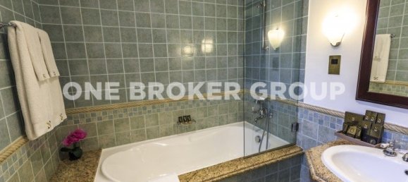 4 bedrooms Villa in Palm Jumeirah, UAE No. 915 12