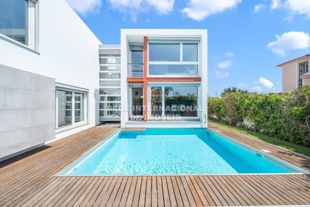 4 bedrooms Villa in Cascais, Portugal No. 250576