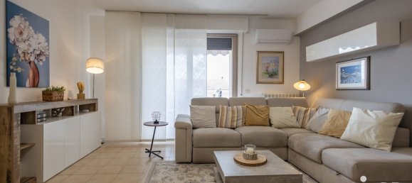 Квартира с 3 спальнями в Озимо, Италия № 19414 23