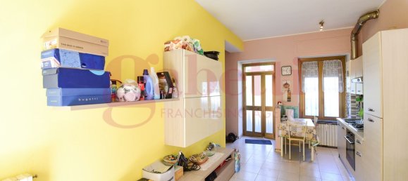 2 rooms Apartment in Mariano Comense, Italy No. 333669 7