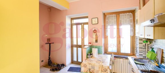 2 rooms Apartment in Mariano Comense, Italy No. 333669 8