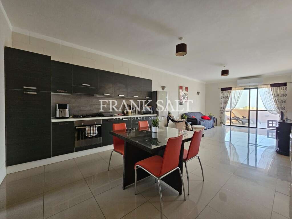 Ático de 2 dormitorios en Ghajnsielem, Malta No. 3032