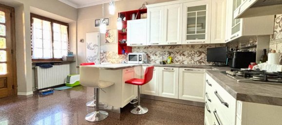 6 bedrooms House in Pistoia, Italy No. 79242 5