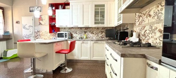 6 bedrooms House in Pistoia, Italy No. 79242 3