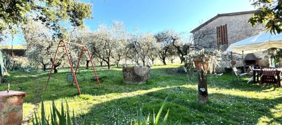 6 bedrooms House in Pistoia, Italy No. 79242 40