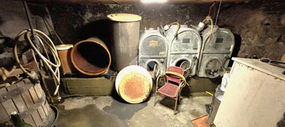 6 bedrooms House in Pistoia, Italy No. 79242 39