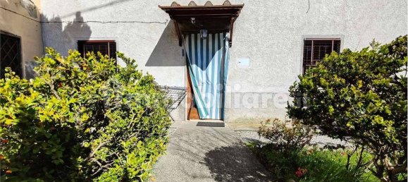 Casa de 4 dormitorios en Lucca, Italy No. 210947 19