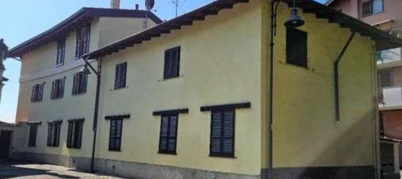 2-salle Appartement à Limbiate, Italy No. 3320 2