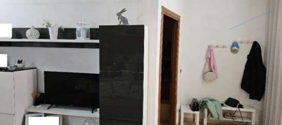 2-salle Appartement à Limbiate, Italy No. 3320 5