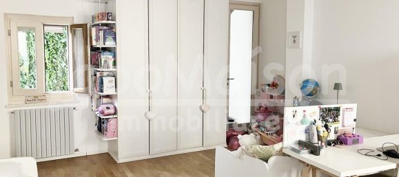 Квартира с 4 комнатами в Гавирате, Италия № 19706 9