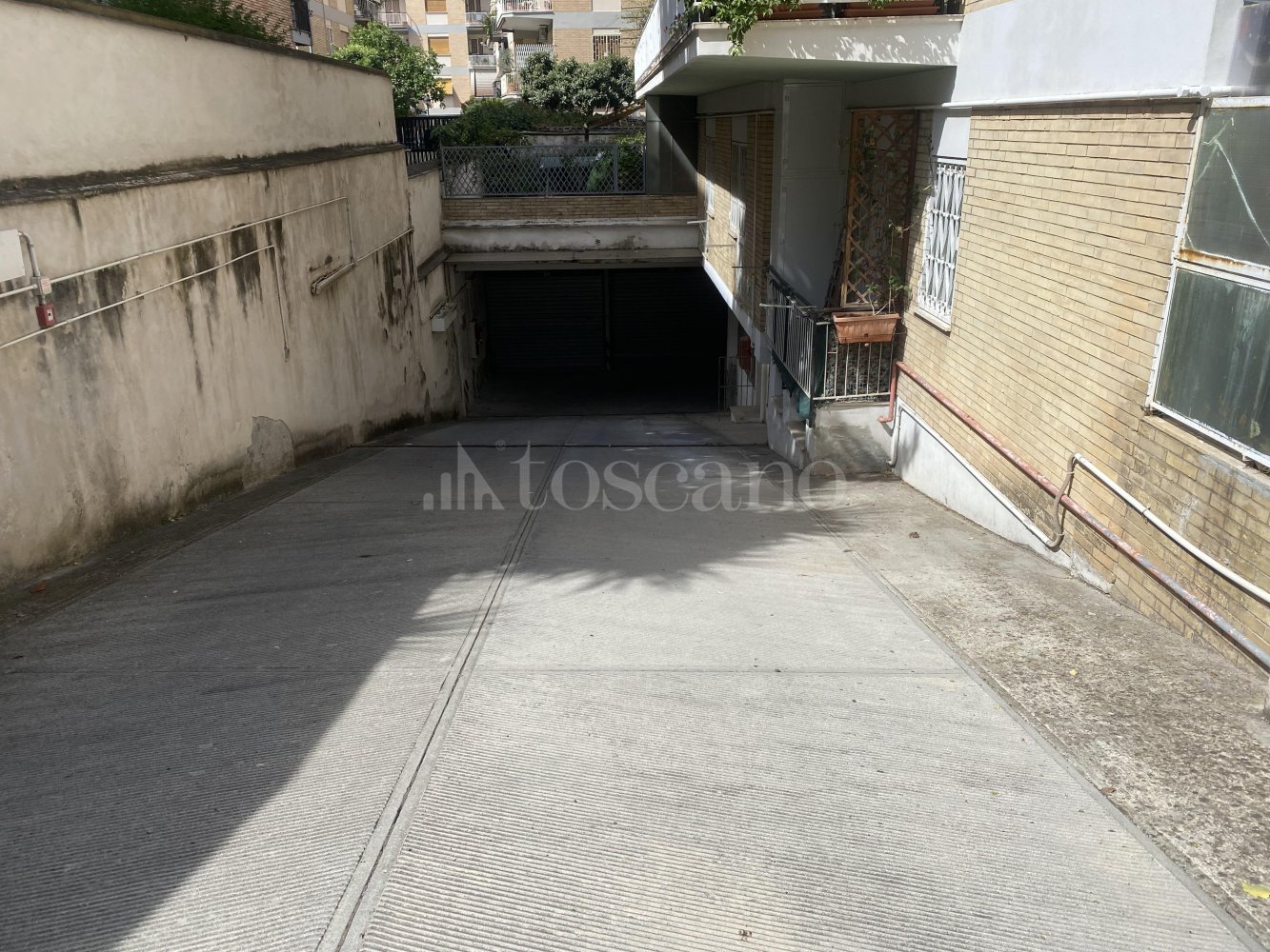 22m² Garage in Rome, Italy No. 331978