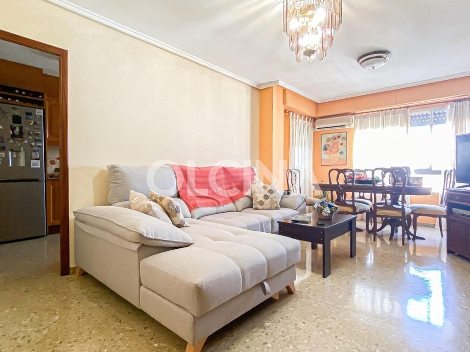 4 bedrooms Apartment in Alicante, Spain No. 183112