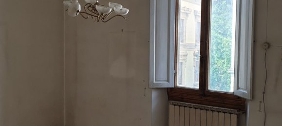 4 rooms Apartment in Florence, Italy No. 268668 10