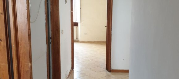 4 rooms Apartment in Florence, Italy No. 268668 7