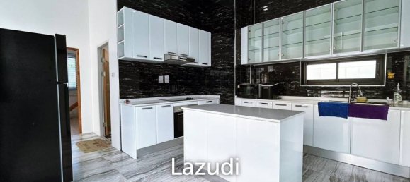 3 bedrooms Cafe / restaurant in Bang Sare, Thailand No. 15334 9