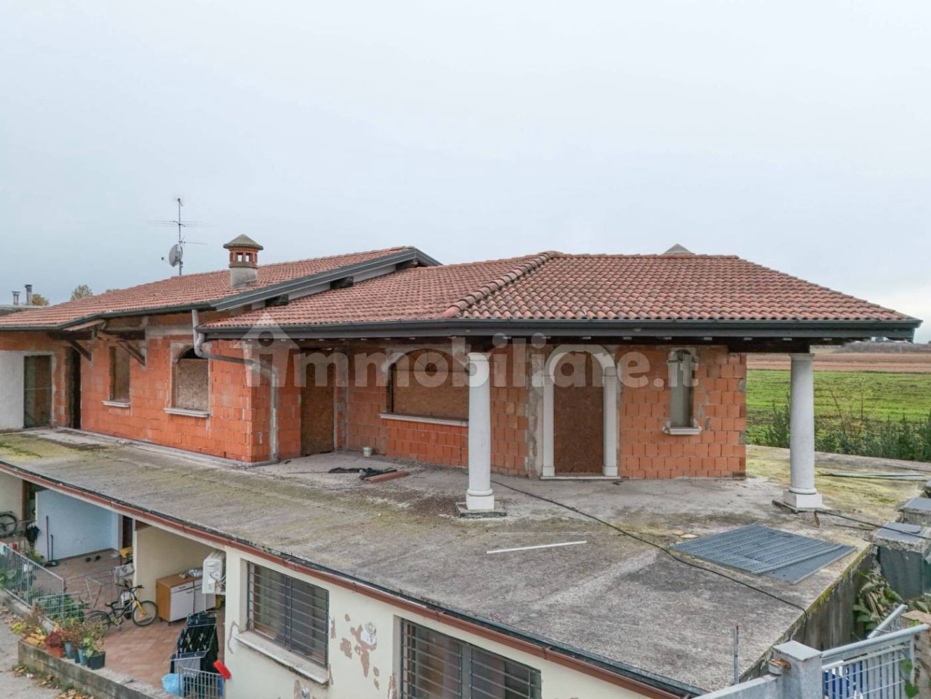 Lagerhaus in Calcinato, Italy 1107m², Nr. 110007
