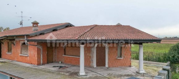 Lagerhaus in Calcinato, Italy 1107m², Nr. 110007 3