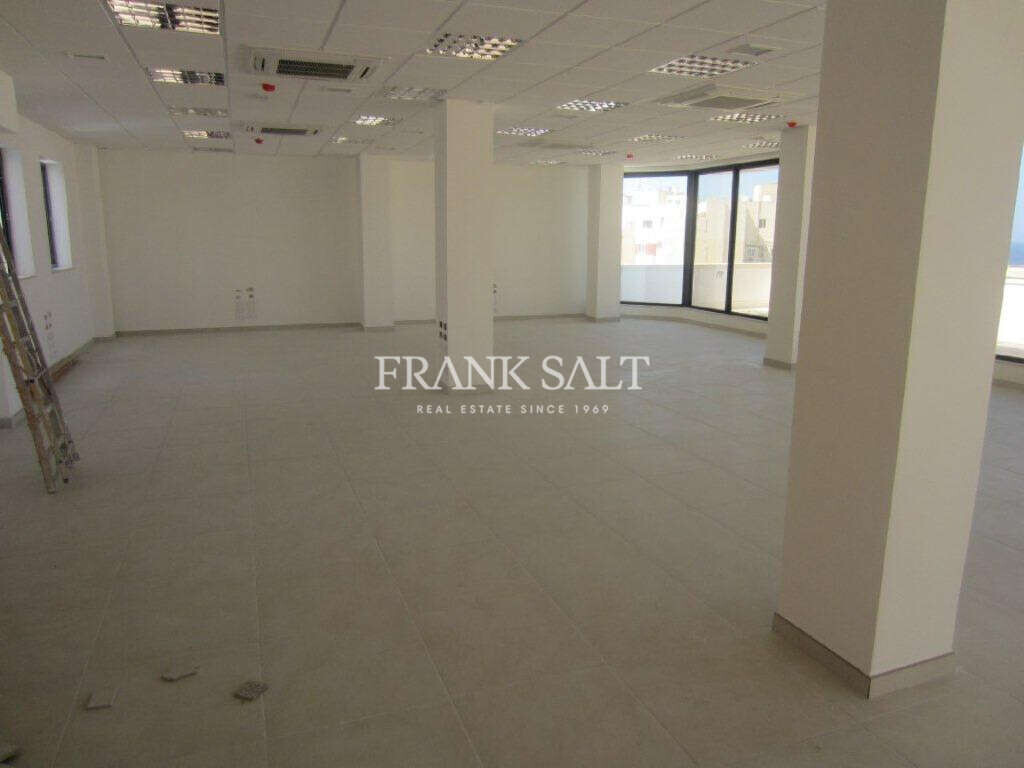 Офис 732м² в Слима, Мальта № 12901