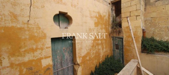 3 bedrooms Farm in Santa Lucija, Malta No. 873 2