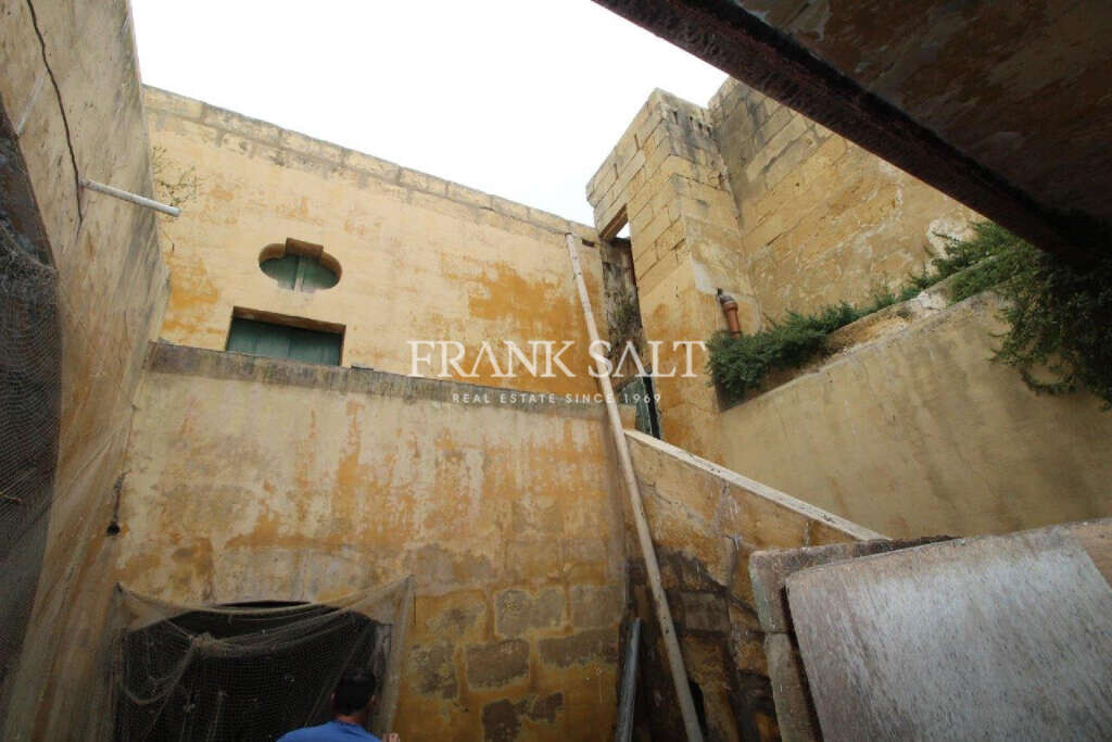 3 bedrooms Farm in Santa Lucija, Malta No. 873
