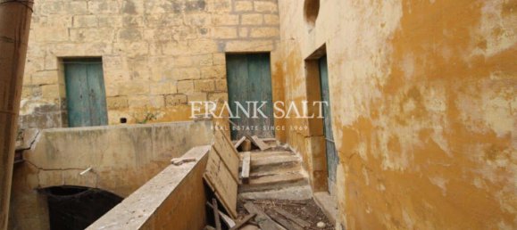 3 bedrooms Farm in Santa Lucija, Malta No. 873 4