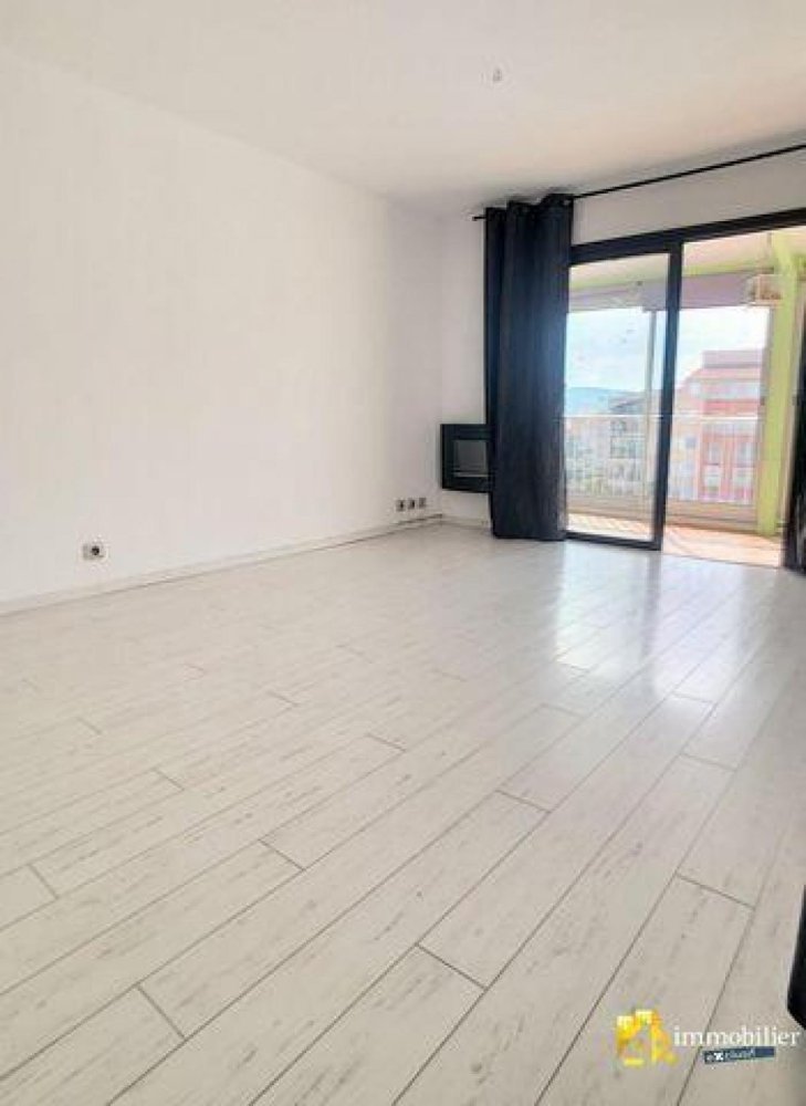 2 bedrooms Condo in Frejus, France No. 16090