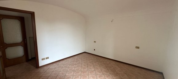 4 rooms Apartment in Casalbuttano ed Uniti, Italy No. 309424 13