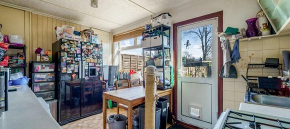 2 Schlafzimmer Haus in Feltham, United Kingdom, Nr. 9811 3