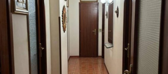 6-Zimmer Wohnung in Casalnuovo di Napoli, Italy, Nr. 162789 2