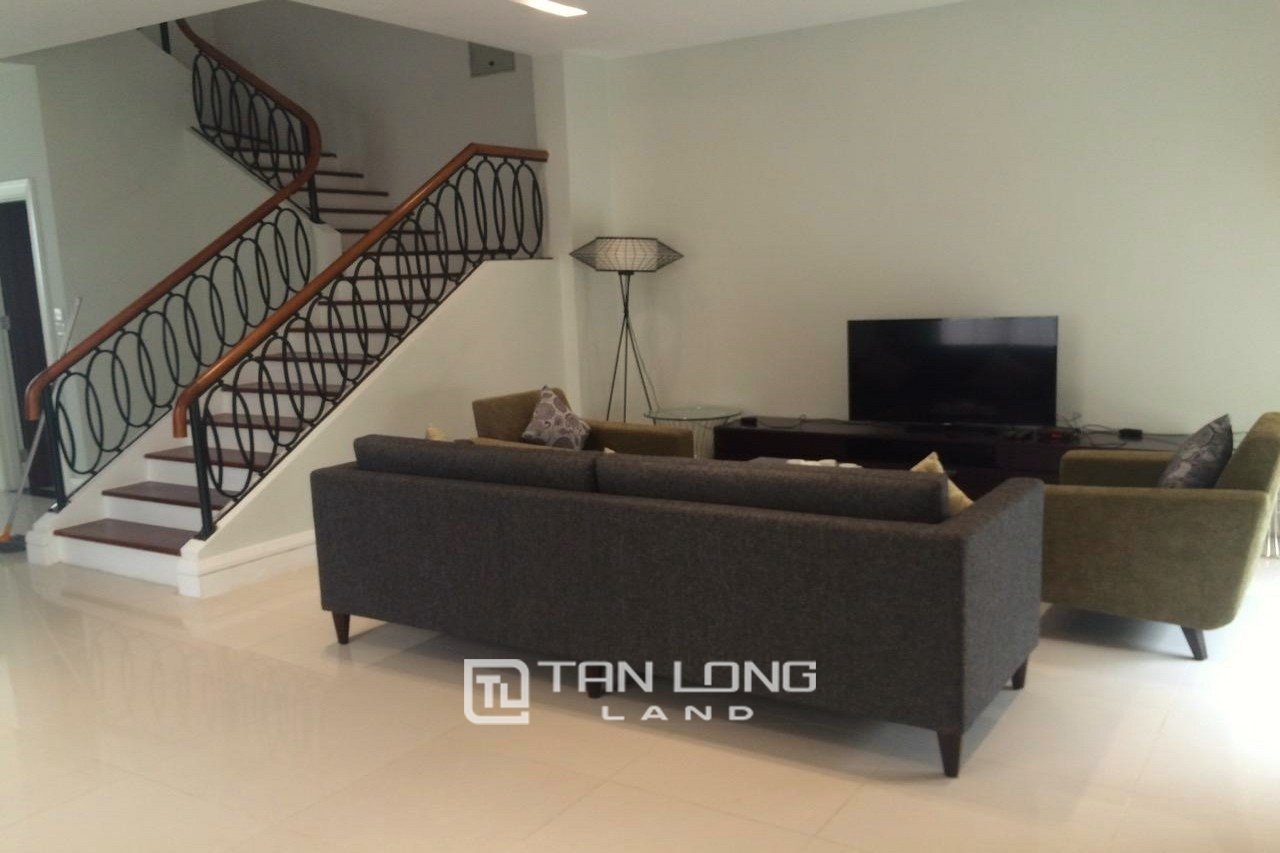 4 bedrooms Villa in Long Bien, Vietnam No. 1192