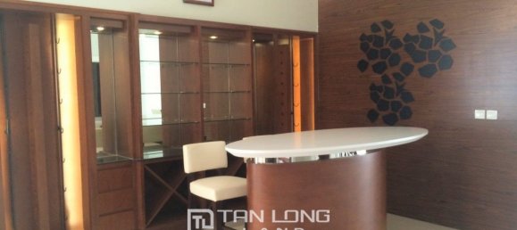 4 bedrooms Villa in Long Bien, Vietnam No. 1192 2