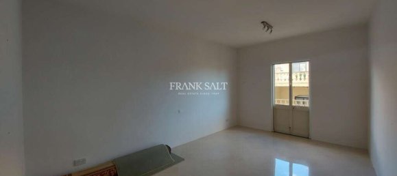 2 bedrooms Penthouse in Nadur, Malta No. 5825 11