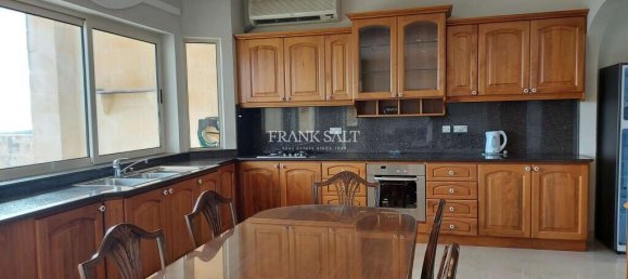 2 bedrooms Penthouse in Nadur, Malta No. 5825 3